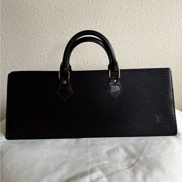 louis vuitton epi sac triangle. - Picture 2 of 13